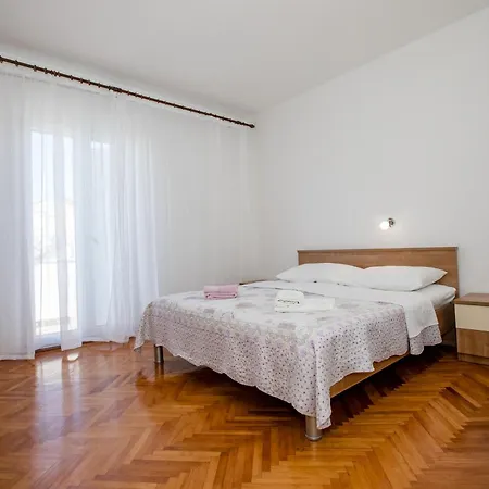 Apartamento Zdenka Rab Town