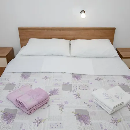 Zdenka Apartamento *
