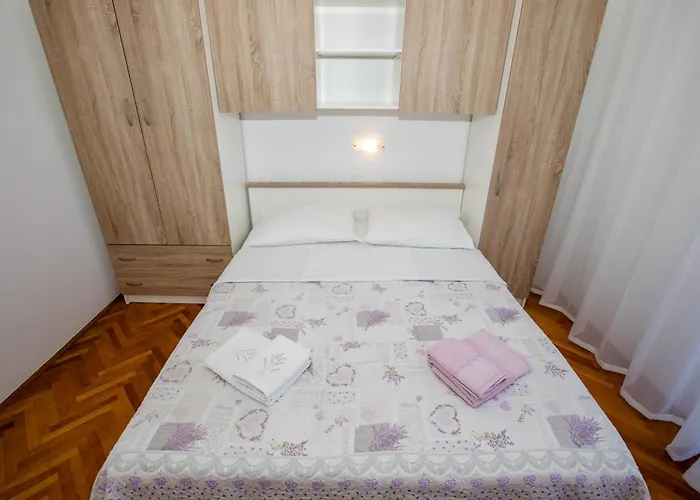 Zdenka Apartamento Rab Town