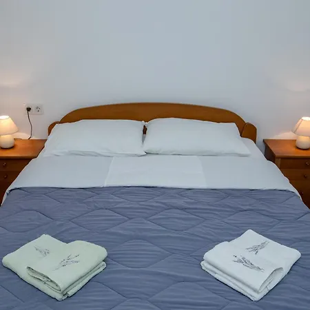 Zdenka Apartment *