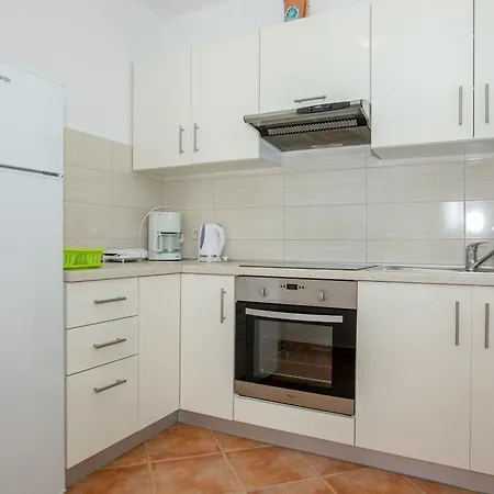 Zdenka Apartment Rab Town