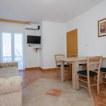 Zdenka Apartment Rab Town